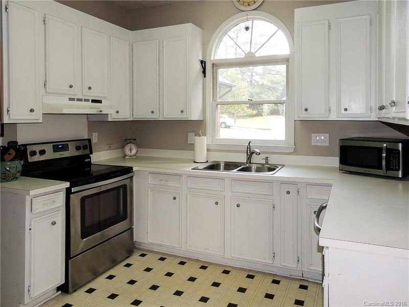 6219 Sullins Rd, Charlotte, NC 28214