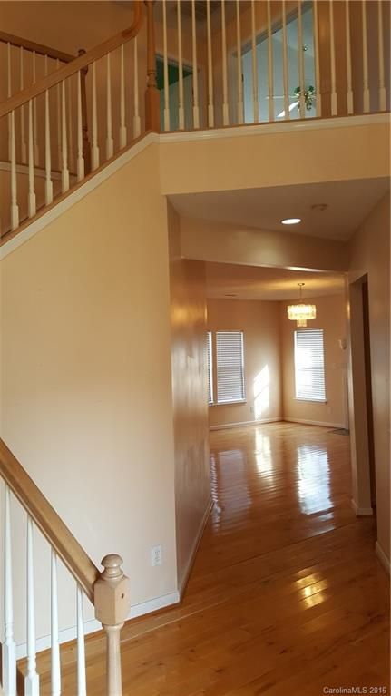 2313 Comfrey Ct, Charlotte, NC 28213