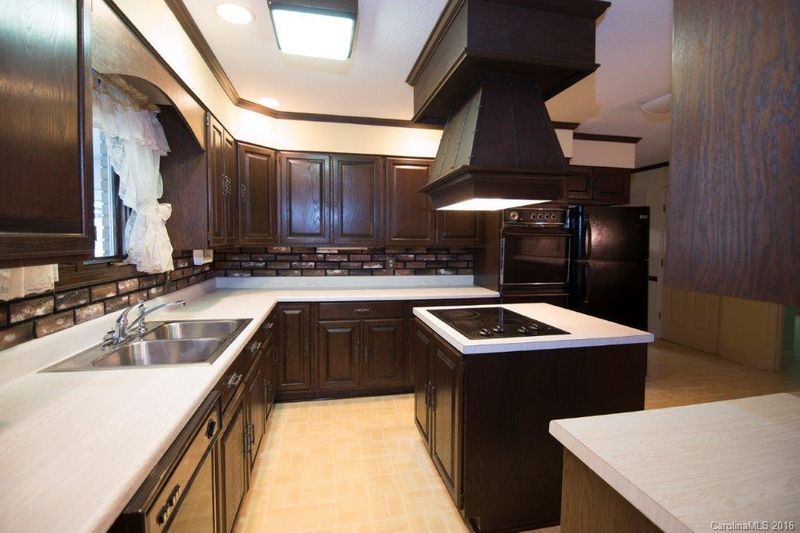 2949 Old Mountain Rd, Stony Point, NC 28678