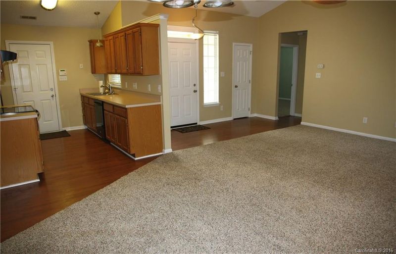 180 W Walnut Ave, Mount Holly, NC 28120