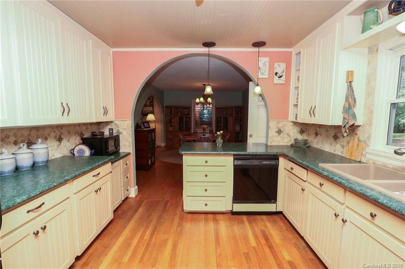 306 Boyce Rd, Charlotte, NC 28211
