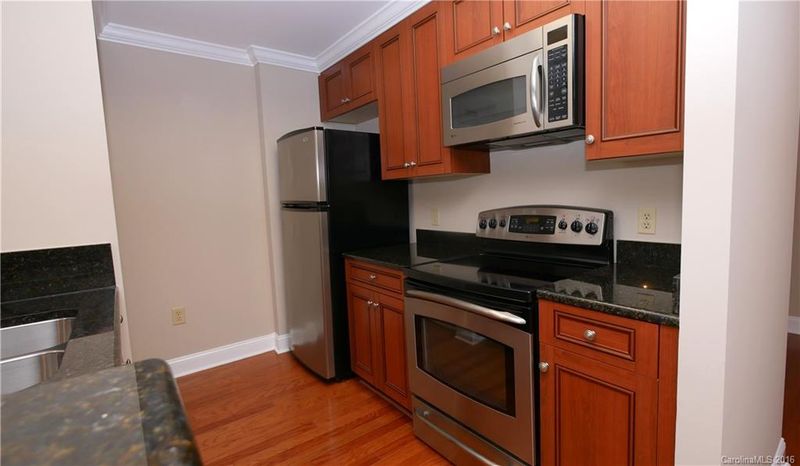 300 5th St W #404, Charlotte, NC 28202