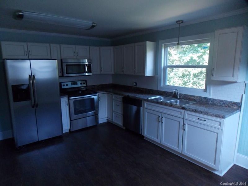 230 N Patterson St, Statesville, NC 28677