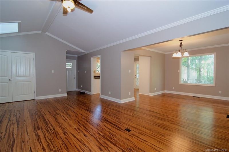 7 Turtle Ln, Lake Wylie, SC 29710