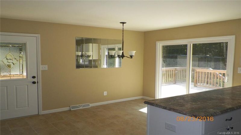805 Crestridge Rd, Statesville, NC 28677