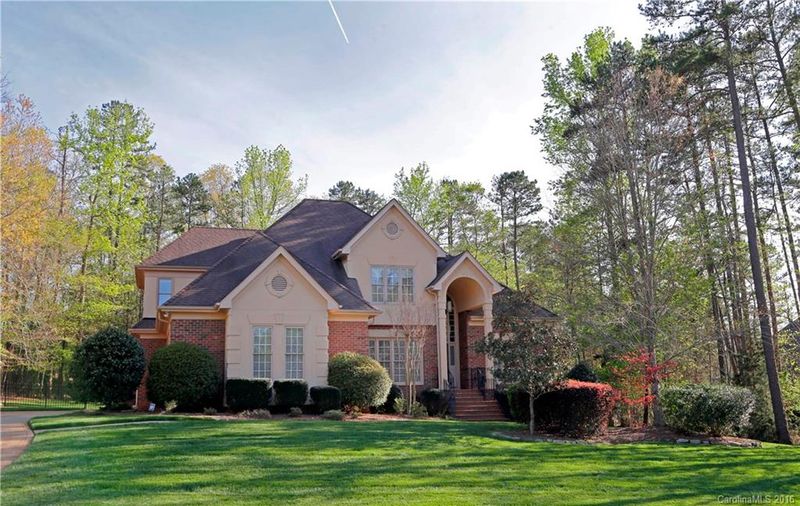 1431 Glenn Valley Dr, Matthews, NC 28105