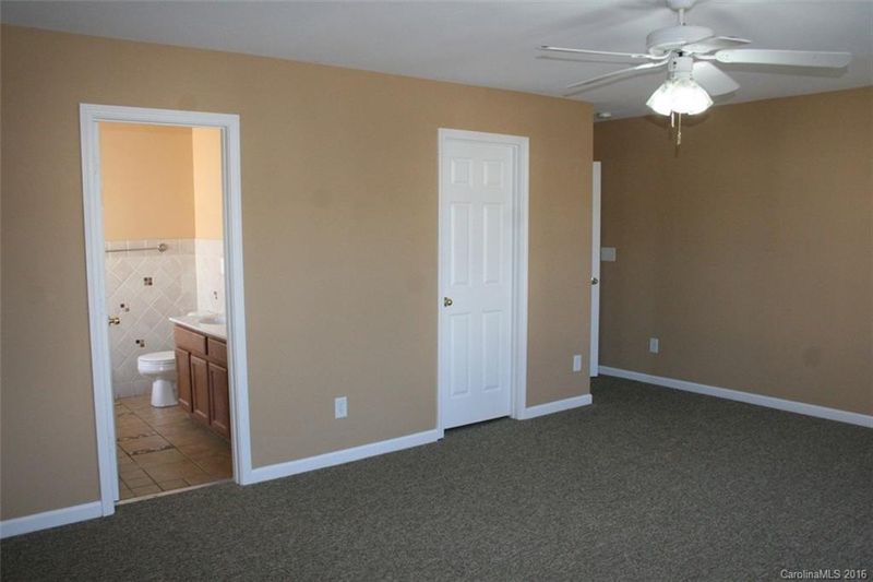 7406 Leahurst Ct, Matthews, NC 28105