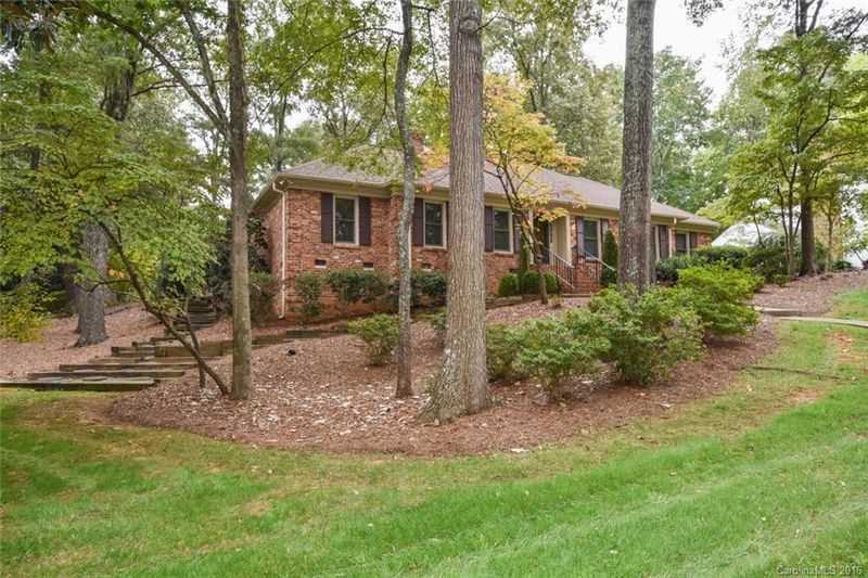 638 King Edward Rd, Charlotte, NC 28211