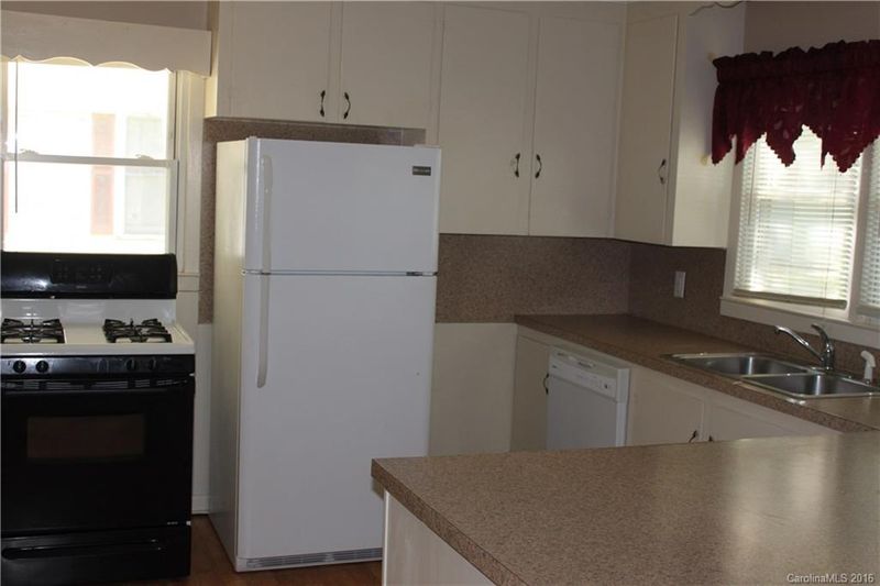 604 Peach St, Kannapolis, NC 28083