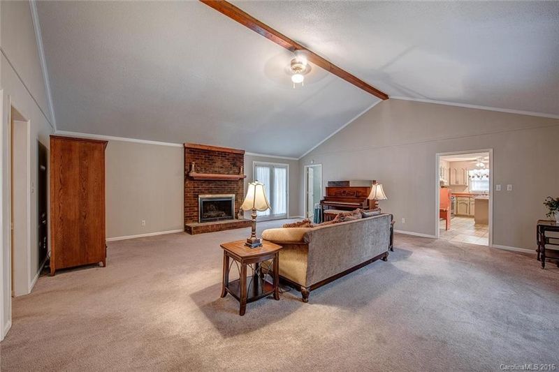 1400 Morrocroft Trl, Gastonia, NC 28054