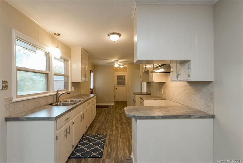 4232 David Dr, Matthews, NC 28105