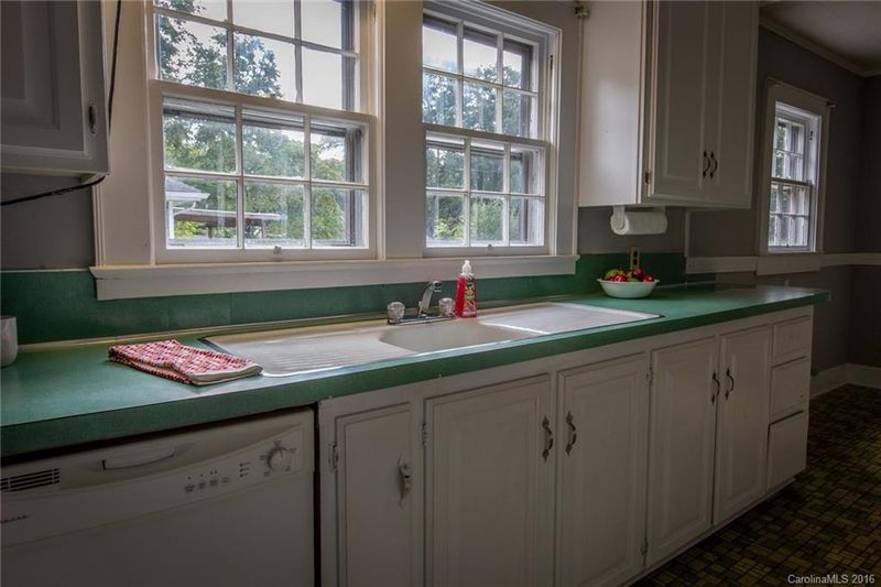 25 Oakland Ave SE, Concord, NC 28025