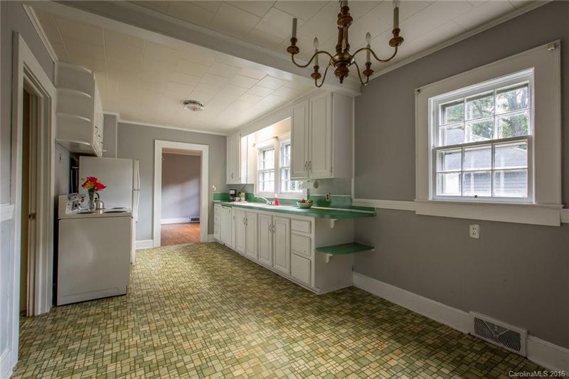 25 Oakland Ave SE, Concord, NC 28025