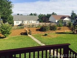 420 Deerfield Dr, Mount Holly, NC 28120