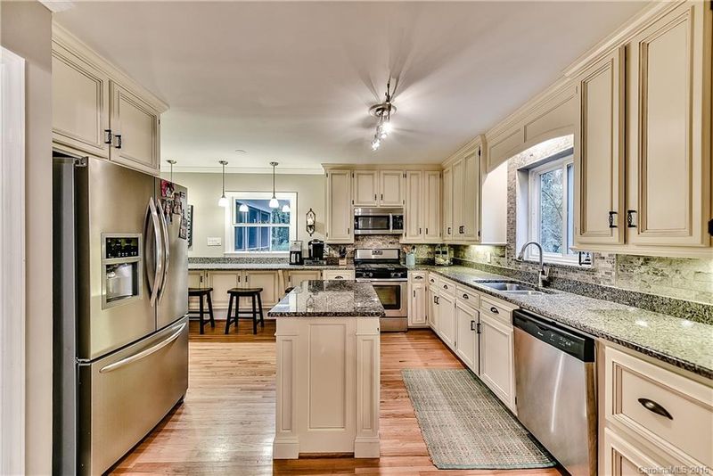5613 Charing Pl, Charlotte, NC 28211