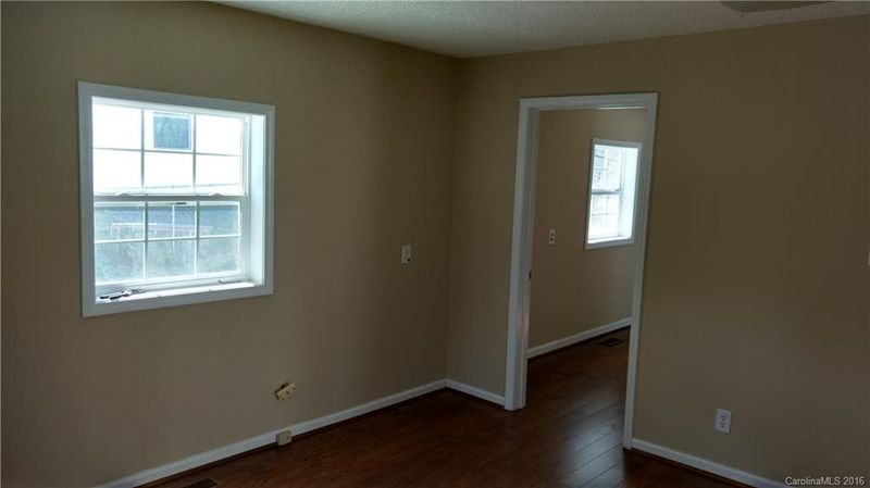 1126 W Mauney Ave, Gastonia, NC 28052