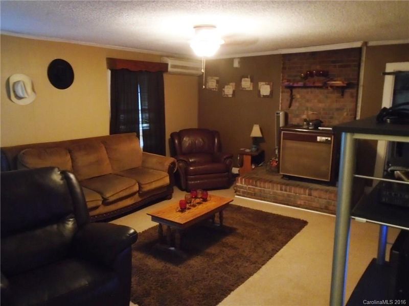 863 S Grandview Rd, Clover, SC 29710