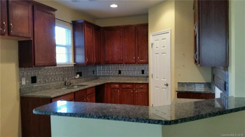 934 Old Forester Ln, Charlotte, NC 28214