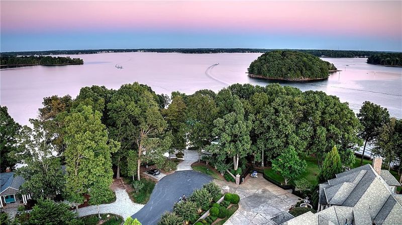 16304 Belle Isle Dr, Cornelius, NC 28031