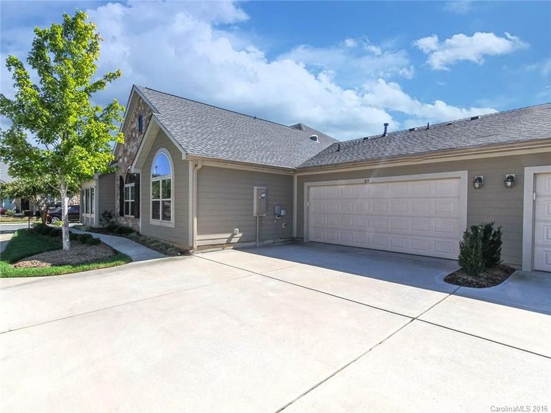 814 Ledgestone Ct #814, Tega Cay, SC 29708