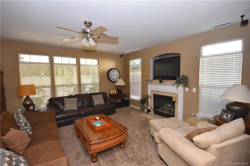 20308 Southshore Dr, Cornelius, NC 28031