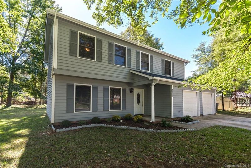 4816 Carnbrook Pl, Charlotte, NC 28212