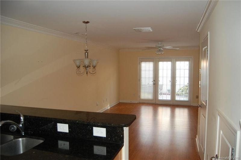 1344 Green Oaks Ln #E, Charlotte, NC 28205