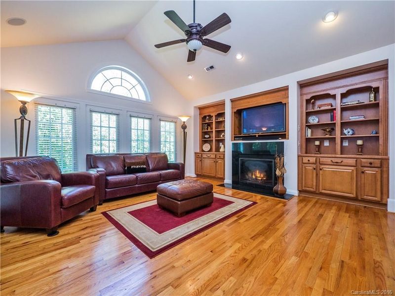 5000 Tracewood Ct, Charlotte, NC 28215