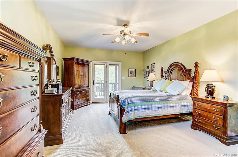 150 Copperhead Dr, Mooresville, NC 28115
