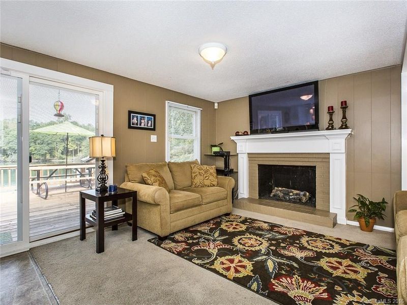 1727 Lake Dr, Charlotte, NC 28214