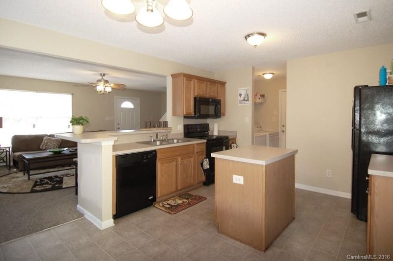 14620 Arlandes Dr, Charlotte, NC 28278