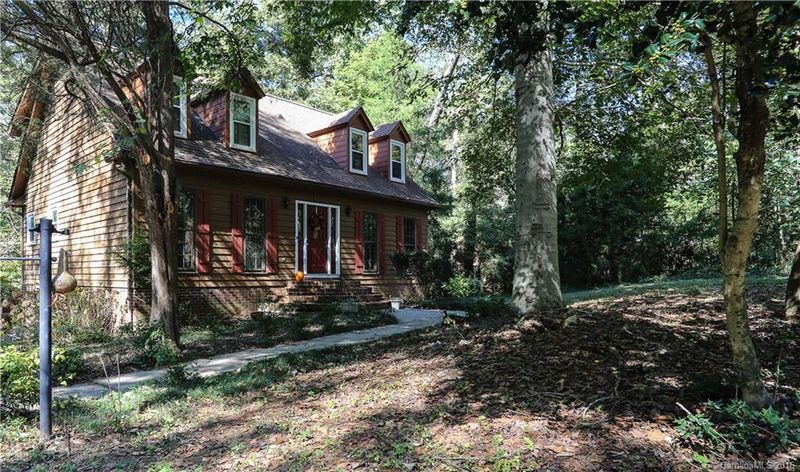 7121 Timber Ridge Dr, Mint Hill, NC 28227