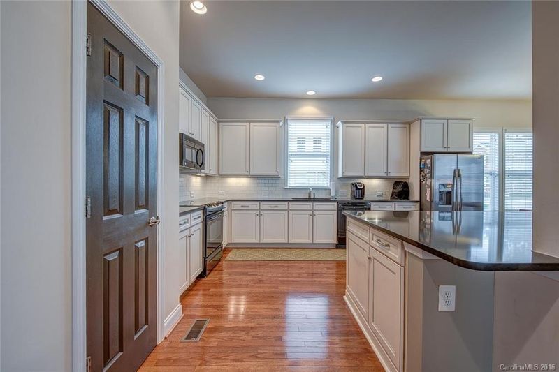 2007 Lexington St, Belmont, NC 28012