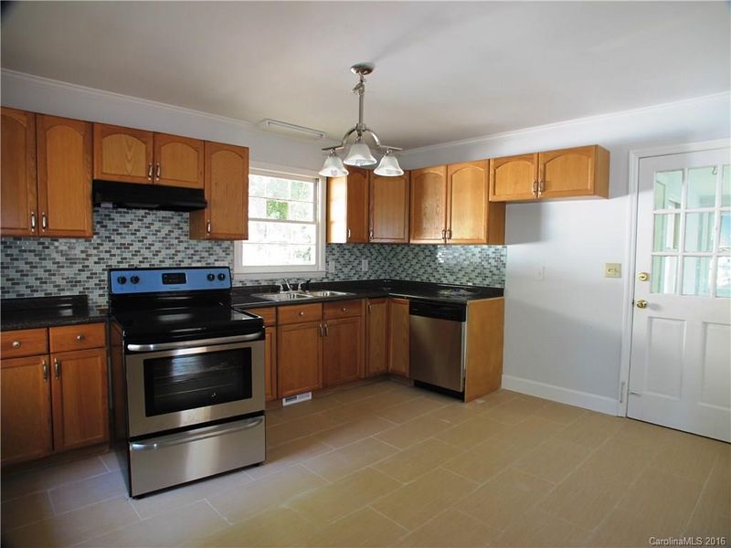 912 Eaglewood Ave, Charlotte, NC 28212