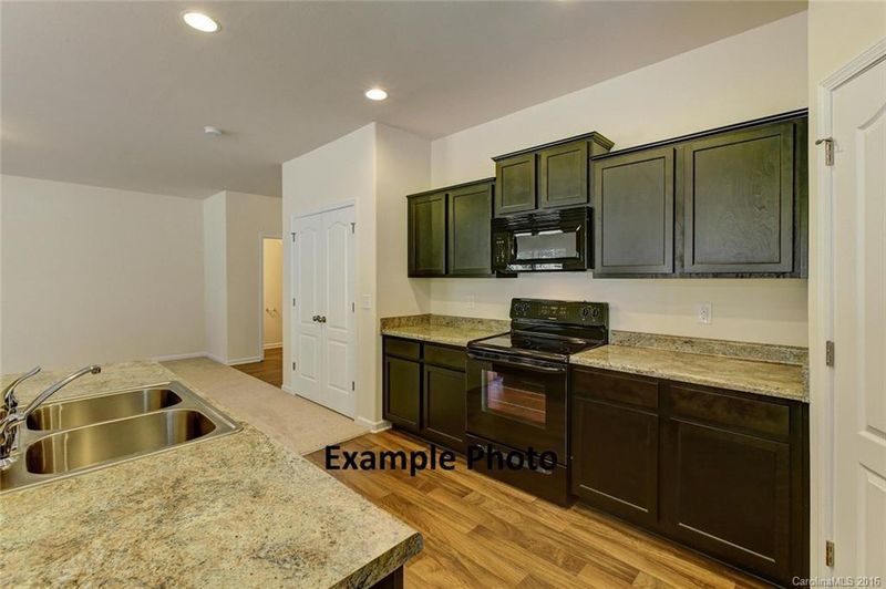 9203 Putnam Pl, Charlotte, NC 28214