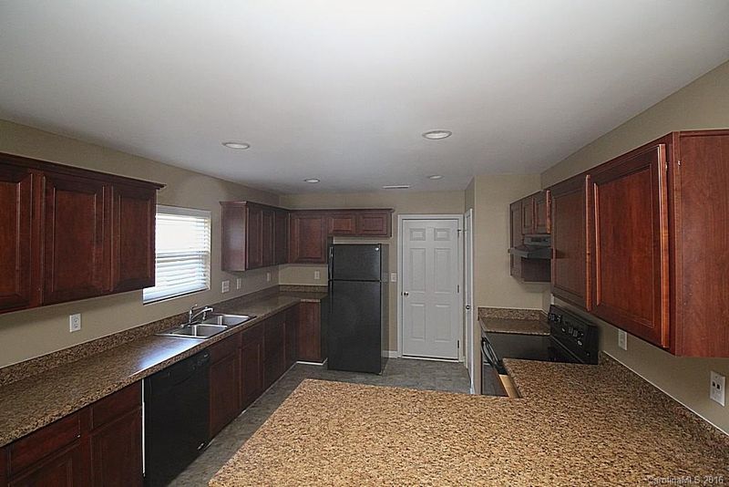 8426 Wallace Glen Dr, Charlotte, NC 28212