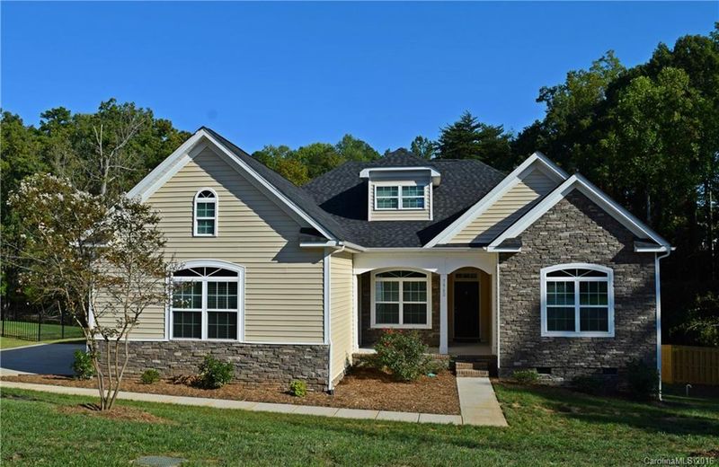 7962 Sally Clark Dr, Denver, NC 28037