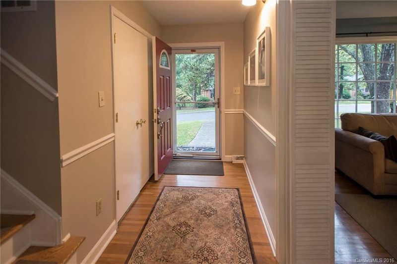 5900 Doncaster Dr, Charlotte, NC 28211