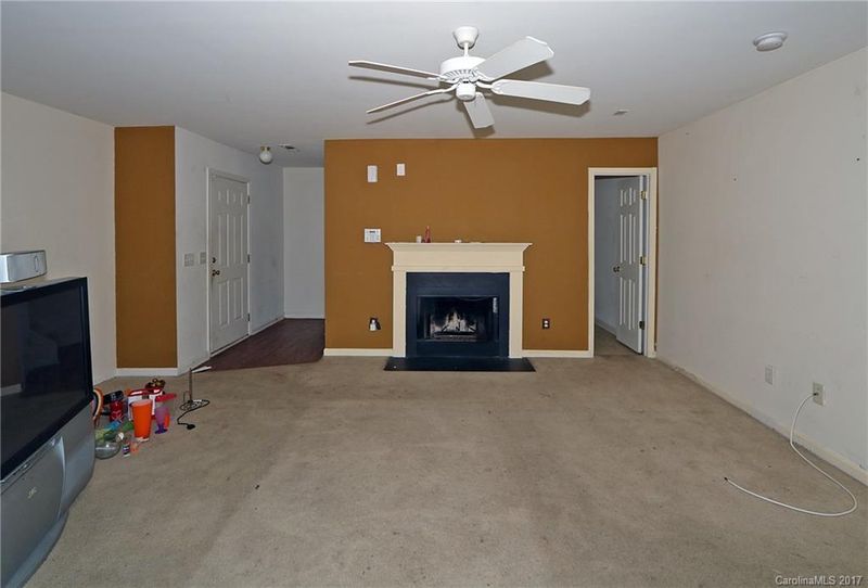 1114 Delander Ln, Charlotte, NC 28214