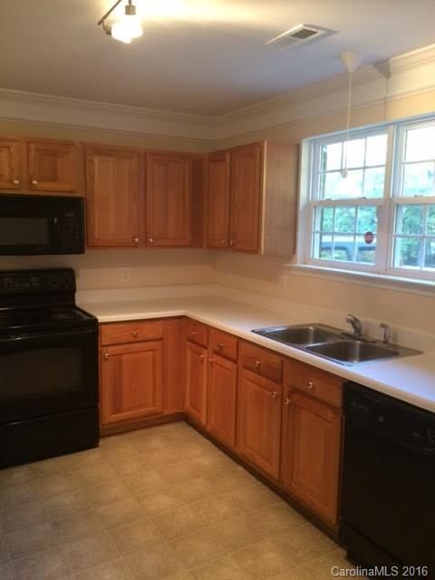 5610 Brooklet Ln #19, Charlotte, NC 28212