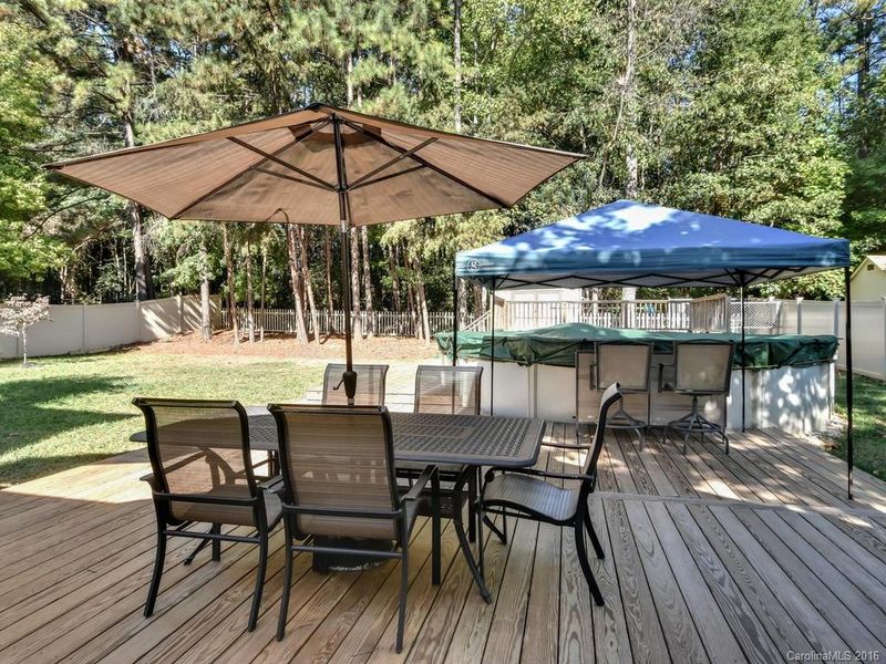 3015 Lake Shore Rd S, Denver, NC 28037