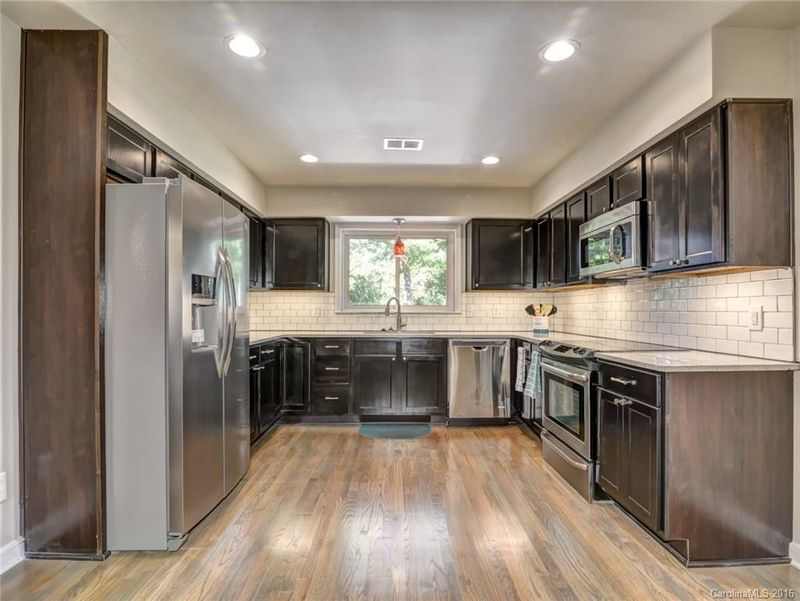1728 Oakridge Dr, Charlotte, NC 28216