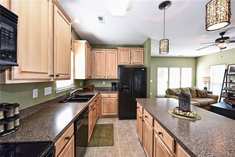 8905 Washam Potts Rd, Cornelius, NC 28031