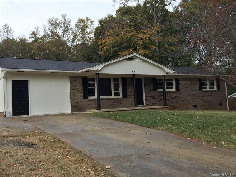 4409 Farmbrook Rd, Gastonia, NC 28056