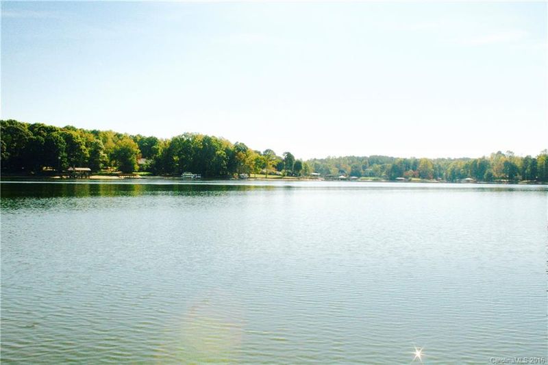 233 Apache Rd, Troutman, NC 28166
