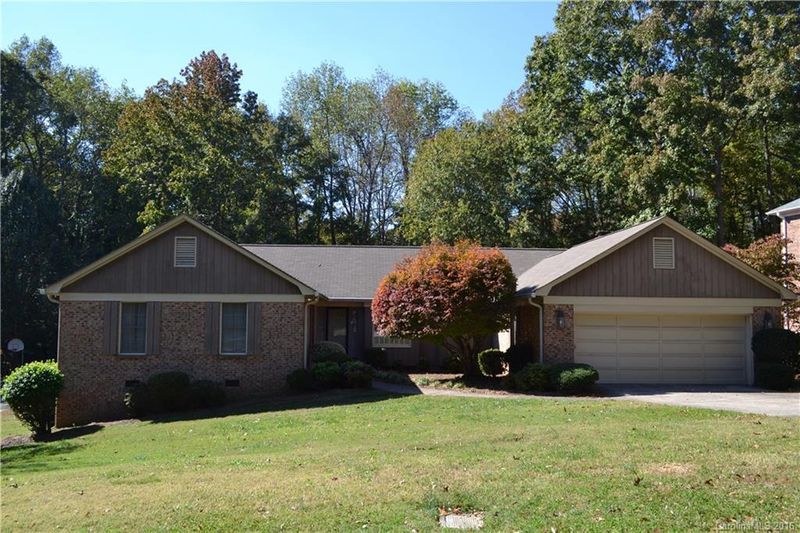 1535 Piccadilly Dr, Charlotte, NC 28211