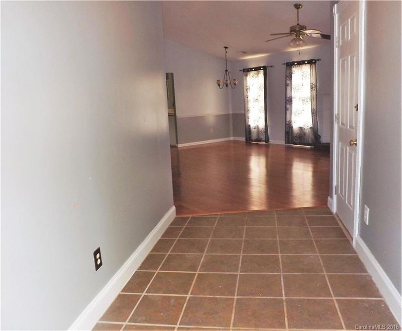 1218 Mcdowell Farms Dr, Charlotte, NC 28217