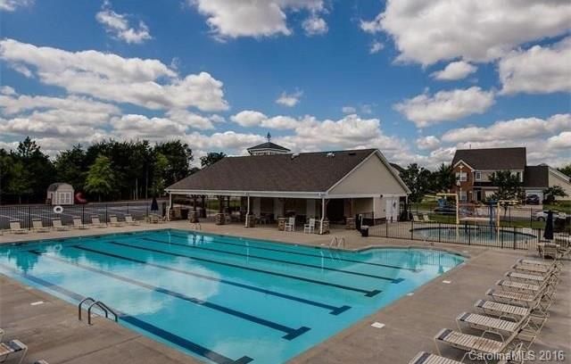 14824 Heron Point Pl, Charlotte, NC 28278