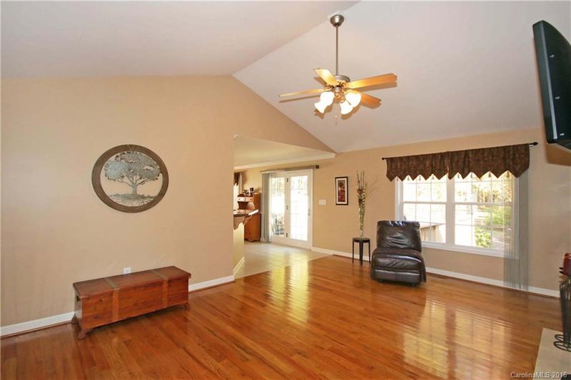 5805 Cedar Run Dr, Denver, NC 28037