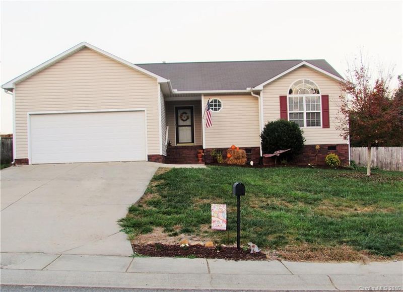 950 Loch Lomond Cir, Concord, NC 28025